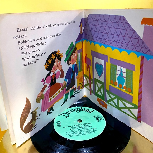 WALT DISNEY VTG 1967 HANSEL AND GRETEL DISNEYLAND VINYL 45 RECORD & 24p BOOK  7” - Picture 8 of 16